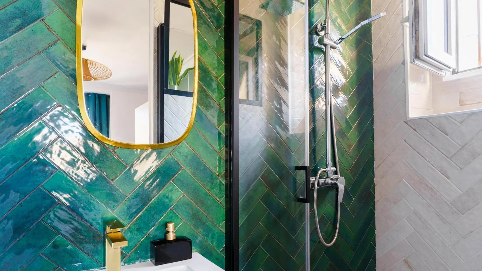 Bright & Serene 1Bd Retreat Canal Saint-Martin Paris