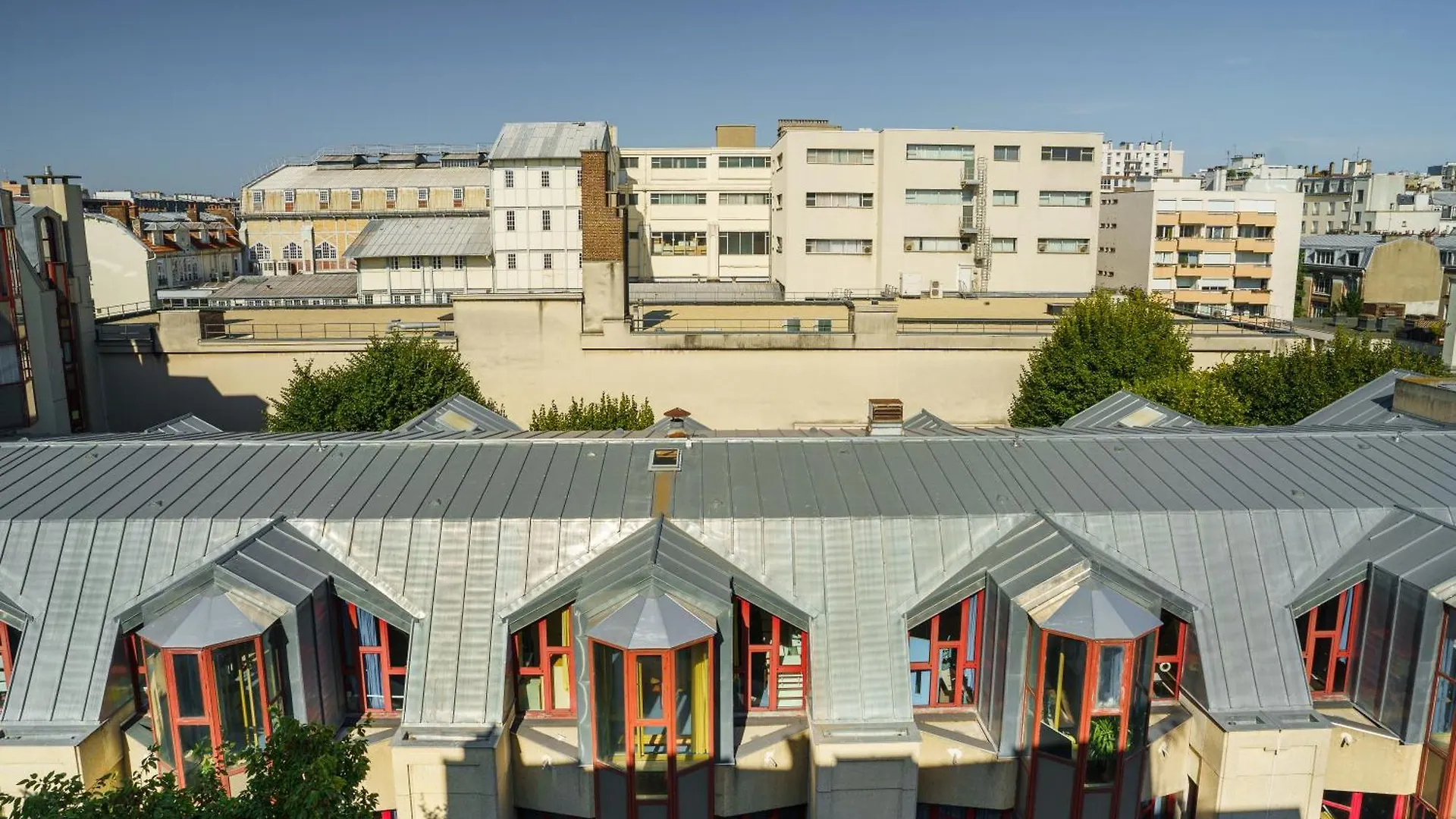 Bright & Serene 1Bd Retreat Canal Saint-Martin Paris France
